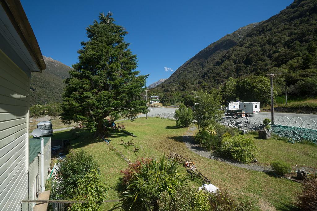 Otira Stagecoach Hotel Esterno foto