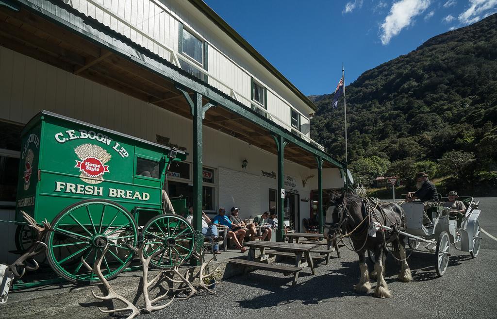 Otira Stagecoach Hotel Esterno foto