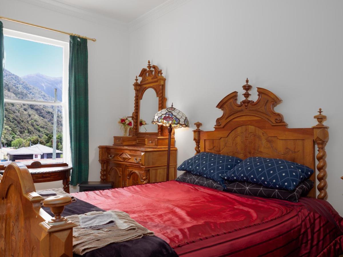 Otira Stagecoach Hotel Esterno foto